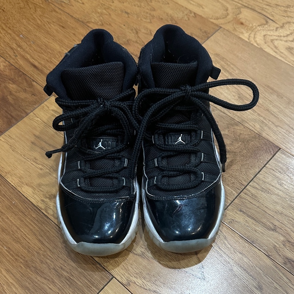 Jordan 11 retro Kids Black and White Sneakers